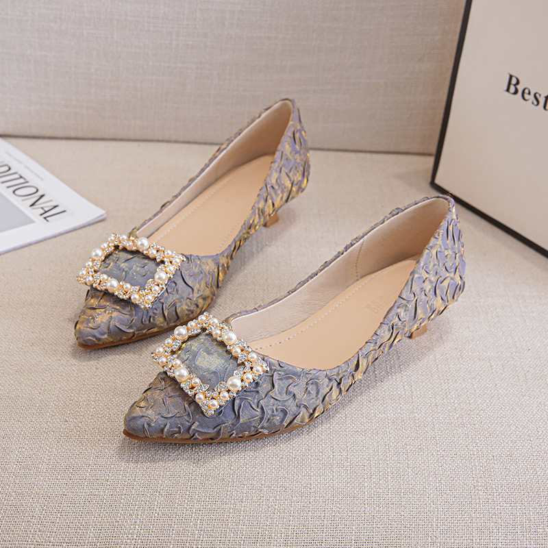 Ivory Textured Satin Pointed T - огляд і ціна Kitten Heel Women