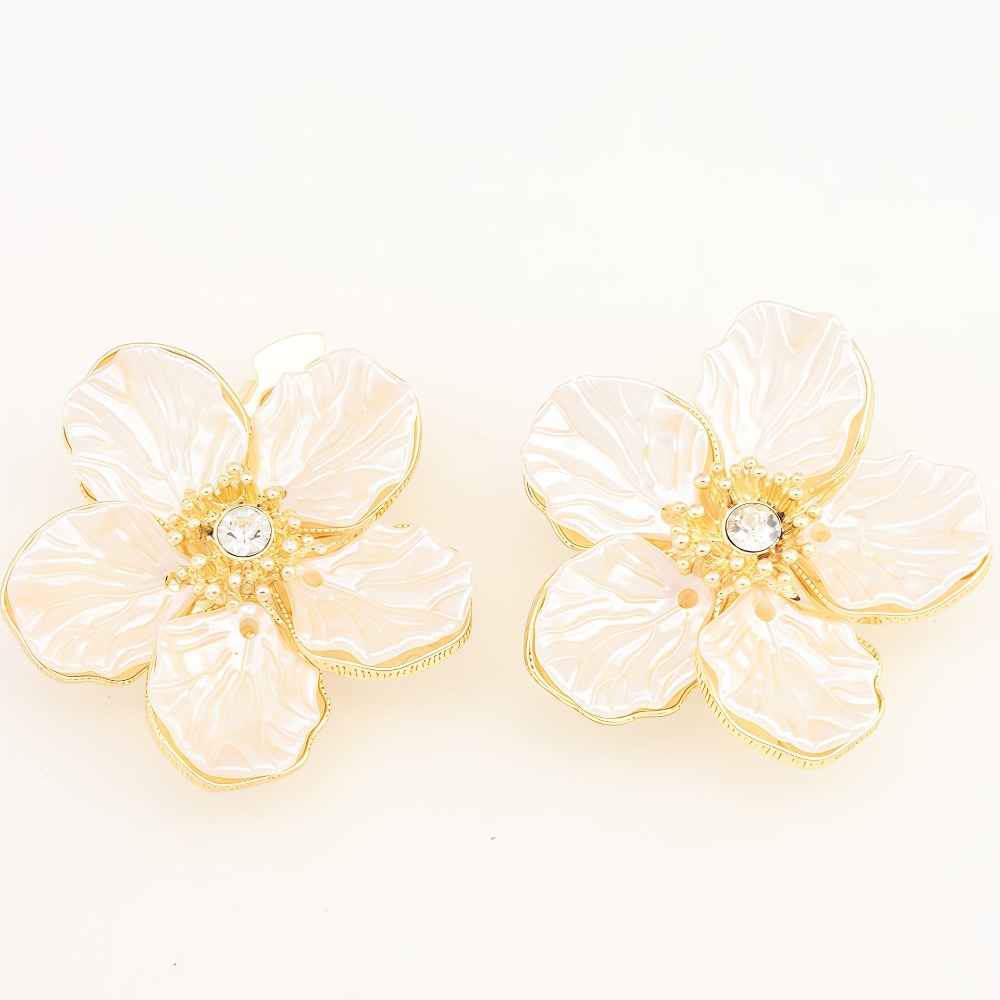 A Pair Vintage Petal Button Co - огляд і ціна Women Formal Wear Designers